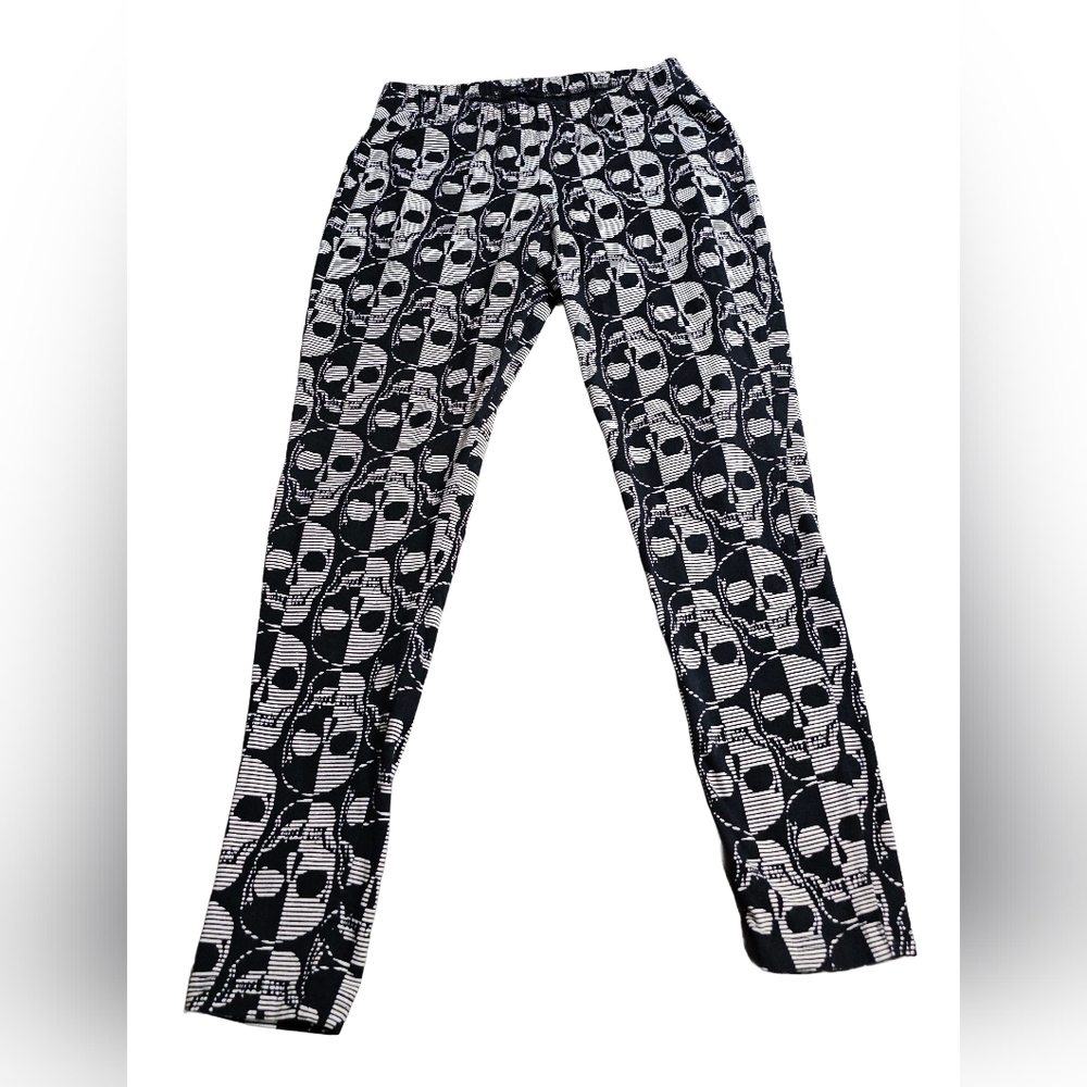 Torrid Black and Cream Skull Print Leggings - Picture 3 of 5